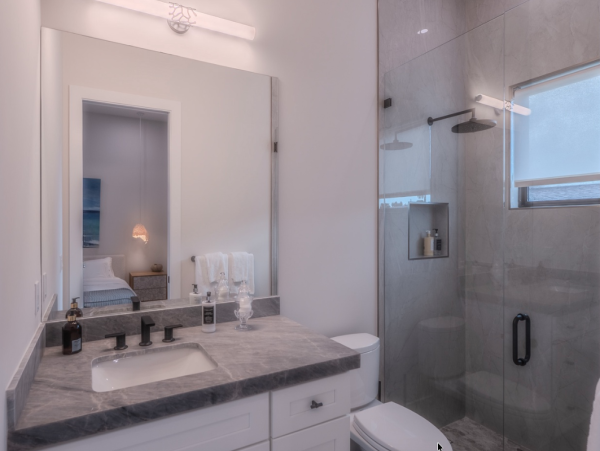 Luxurious Naples Getaway - Custom Design Home with Pool & Spa